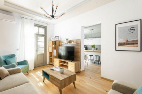 Innovative upscale 2-BR flat in premium location